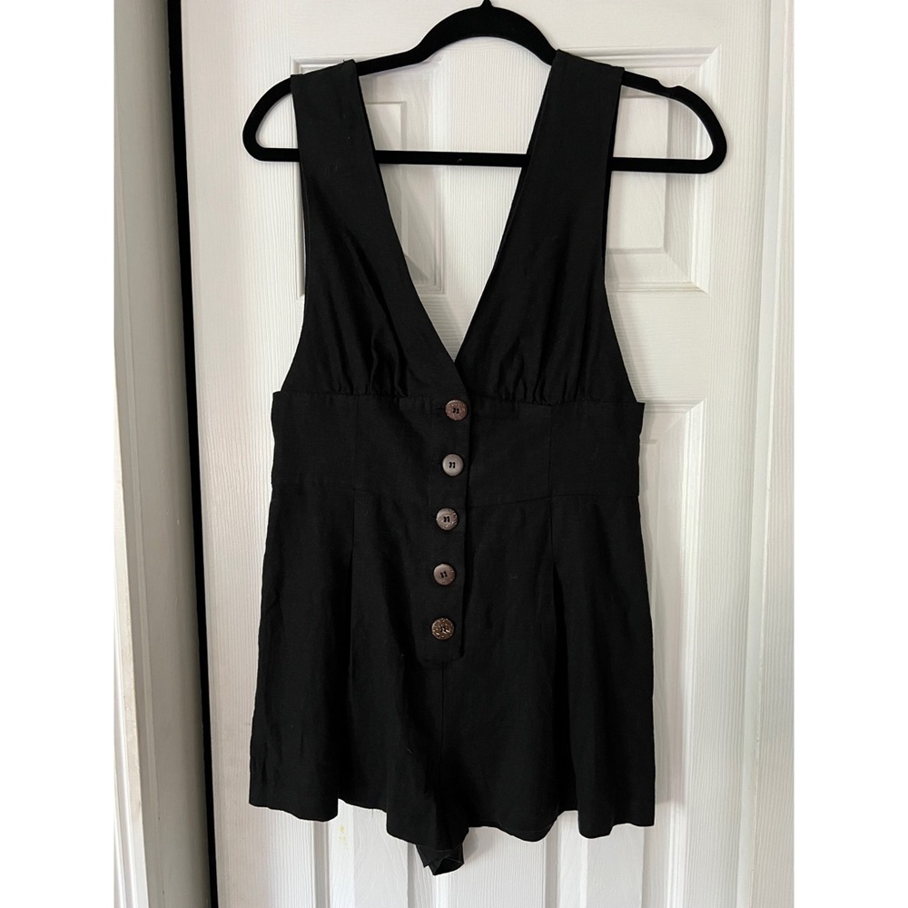 FOREVER 21 Black Sleeveless Romper